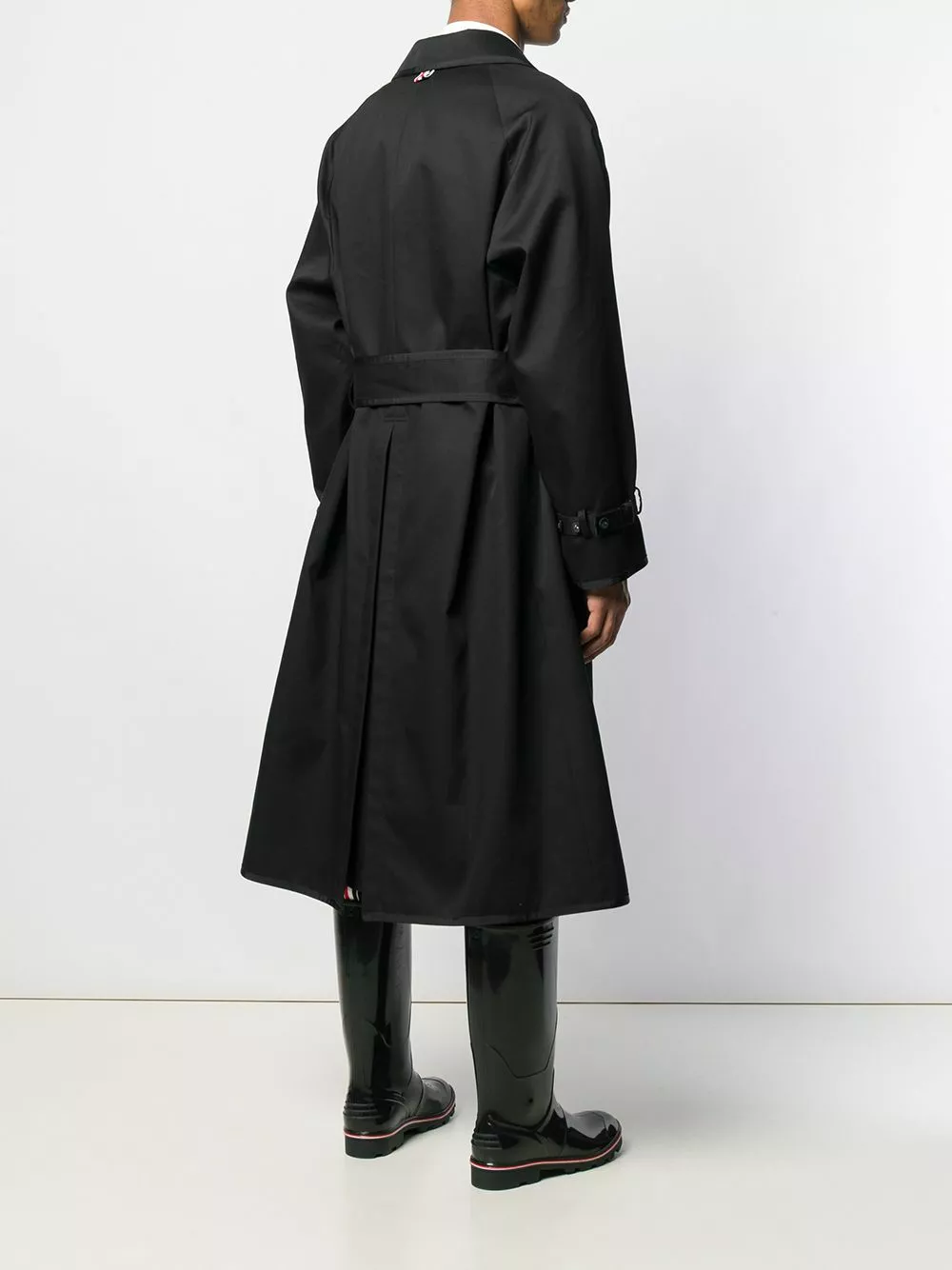 Thom Browne Raglan sleeve oversized mac car coat trench coats of men 4 Thom Browne raglan-sleeve oversized mac car coat